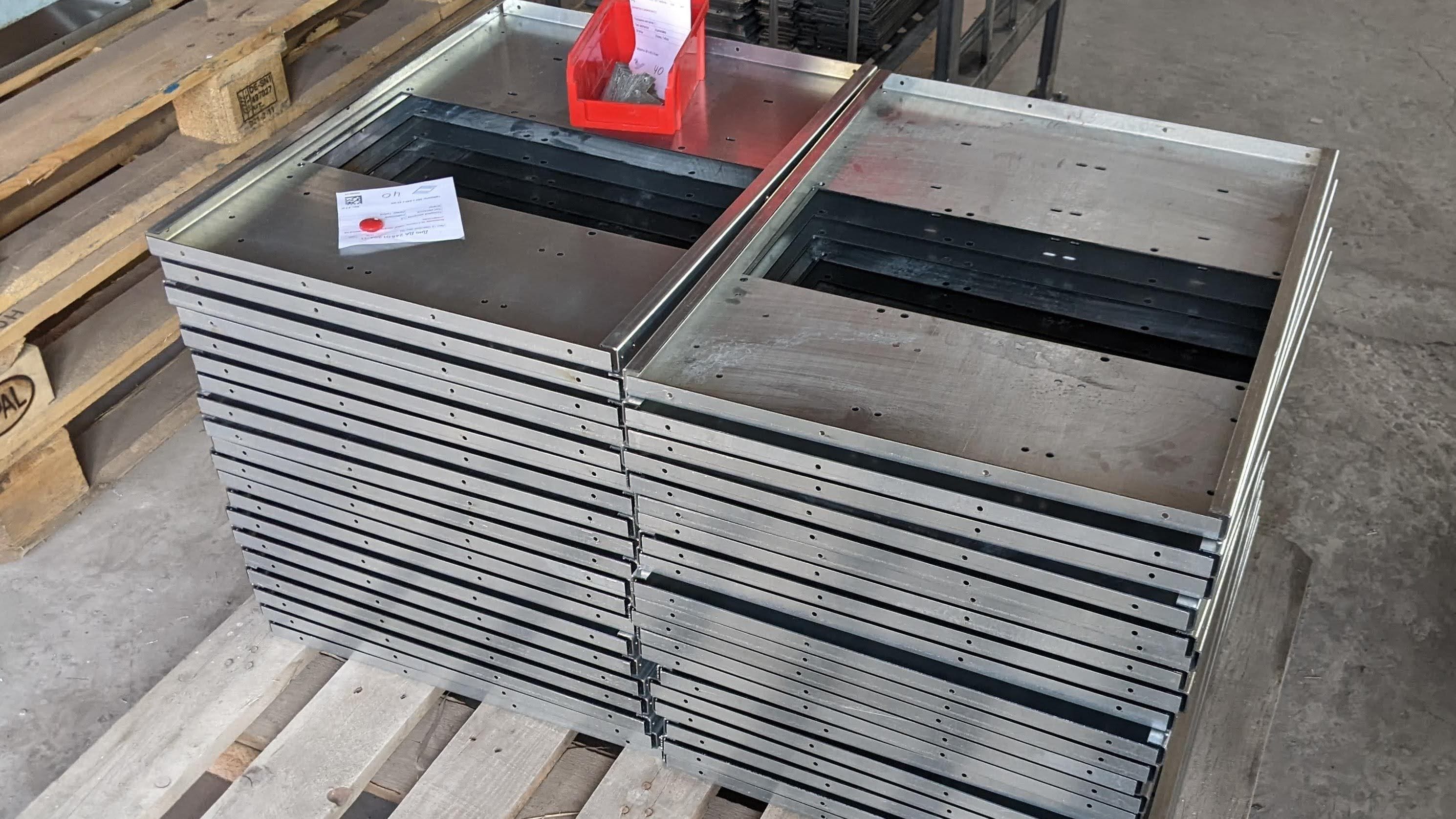 Гнутые днища из оцинкованного листового металла 1,5 мм в Контон