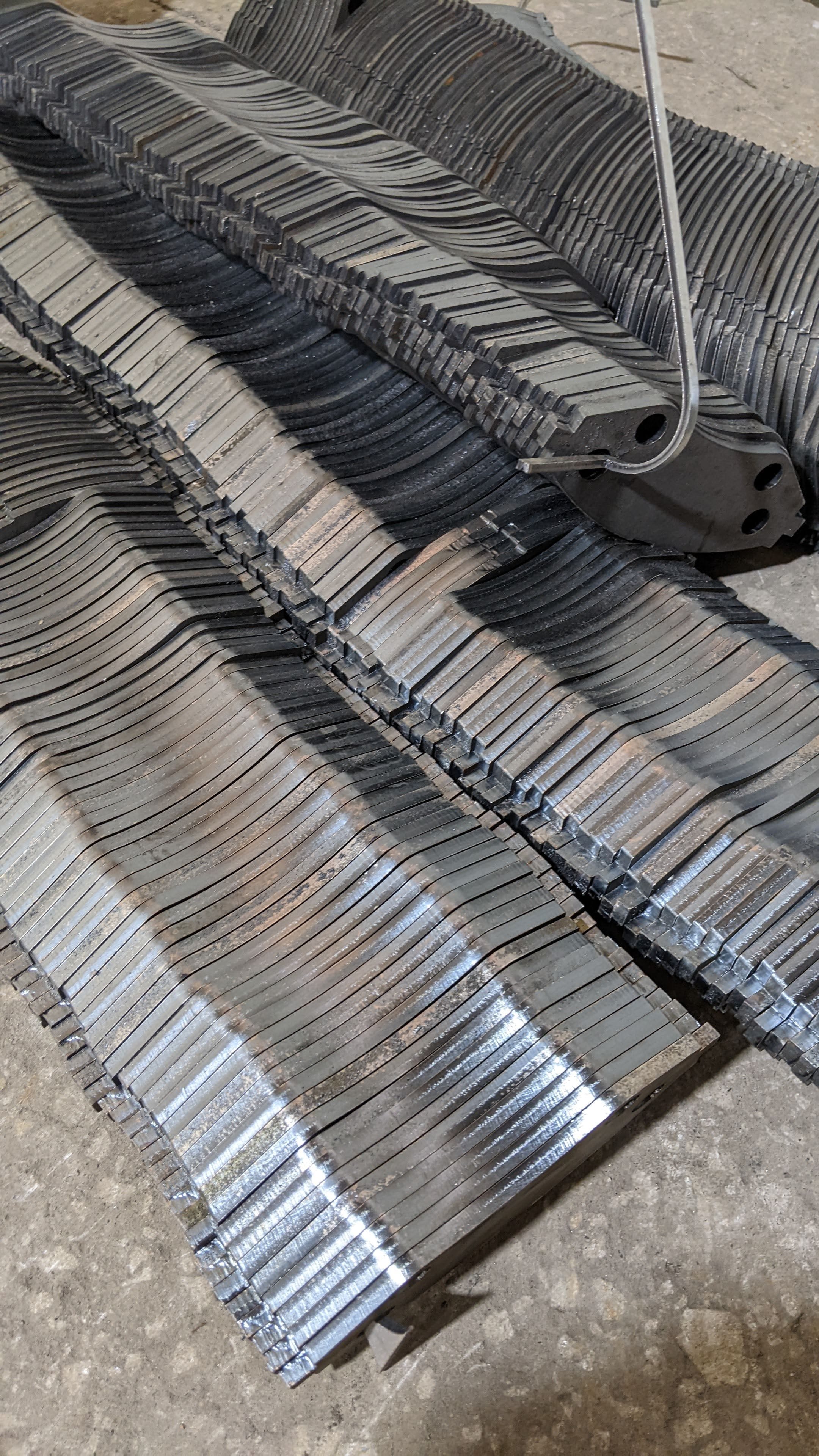 Вырезанные лазером заготовки под автомобильные колодки из углеродистой стали 5 мм в Контон