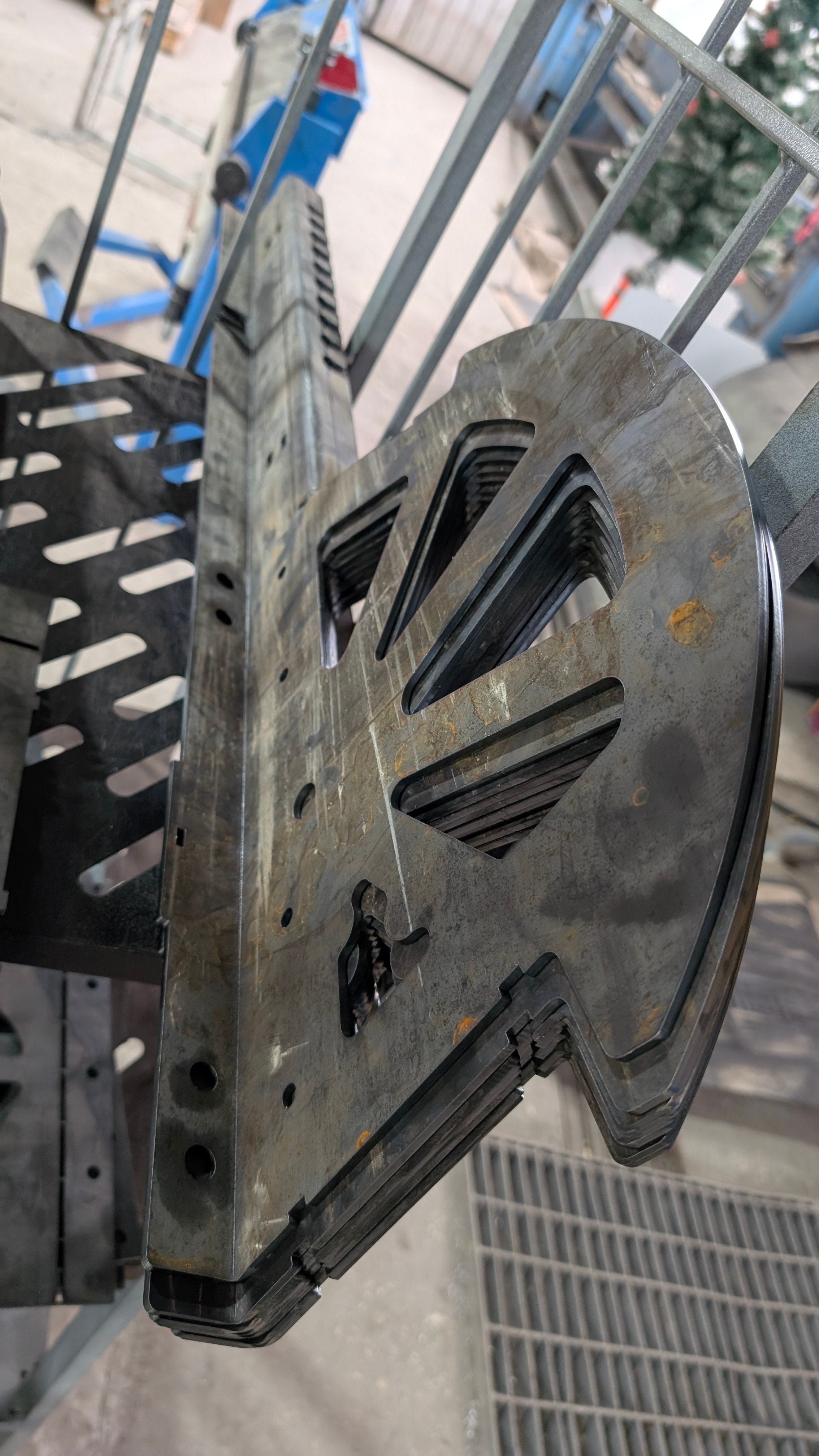 Изготовление несущих изделий сложных форм из листового металла в Контон