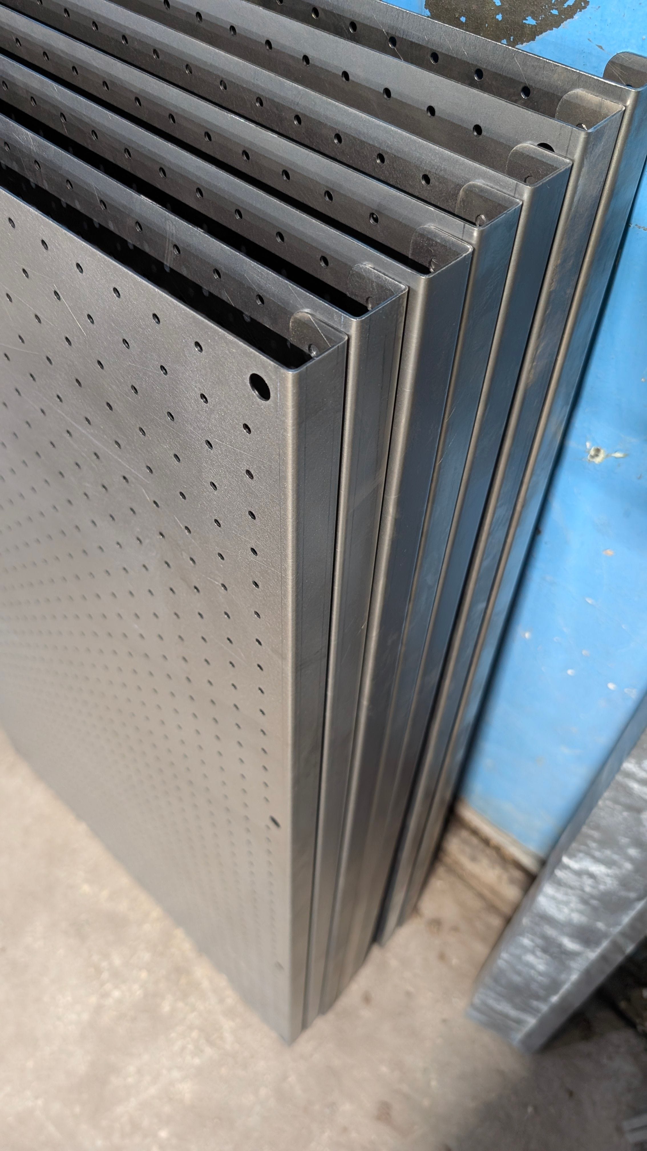 Перфорированные панели из стали 1,5 мм в Контон