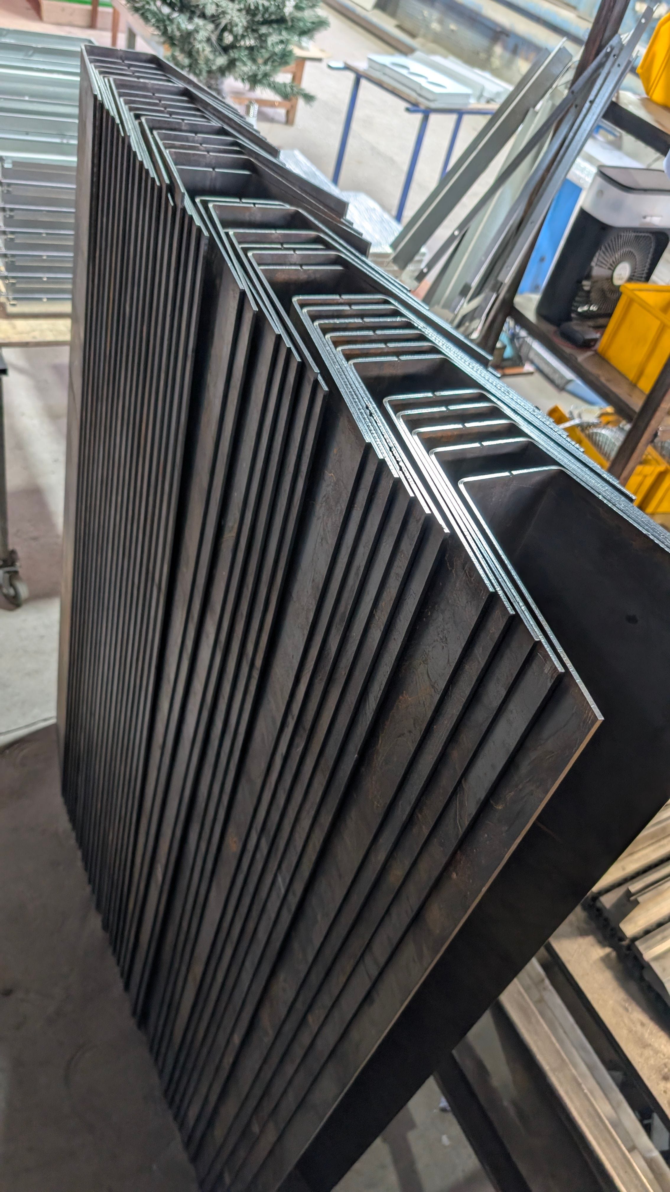 Формы для бетонных столбов из листового металла в Контон